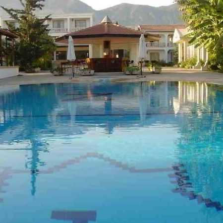 Club Z Hotel Girne Buitenkant foto